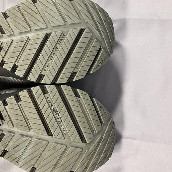 Brooks Revel 4 Shoes Mens Size 9.5 Lightweight Running Trainers Sneakers - Picture 14 of 16